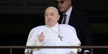 El Papa Francisco es dado de alta