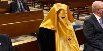 La Soledad de San Jerónimo continúa la tradición: indulta a un preso en Granada