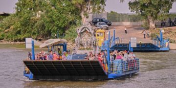 Las Hermandades se suben a la barcaza de Coria del Río: cuenta atrás para El Rocío