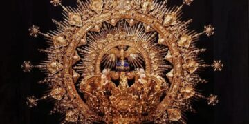 Presentada la corona de la Virgen del Rocío  de Sevilla