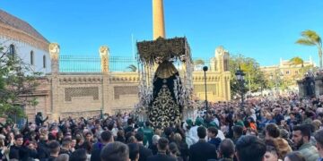 Comienza la peregrinación de la Virgen de la Esperanza en Cádiz