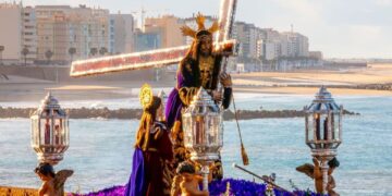 El Nazareno de Cádiz estrenará una cruz arbórea en su peregrinación por la ciudad