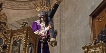 La hermandad de las Cinco Llagas de Jerez comienza el curso con una misa por su primer hermano mayor, el padre Guerrero