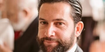 Francisco García-Figueras Mateos renuncia como pregonero de la Semana Santa de Jerez 2026