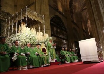 El arzobispo de Sevilla a los cofrades: «No me hagáis quedar mal»