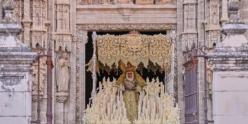 La Esperanza de Triana fue trasladada a la Catedral de Sevilla
