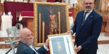 La Amargura recibe un cuadro del pintor jerezano Jologa