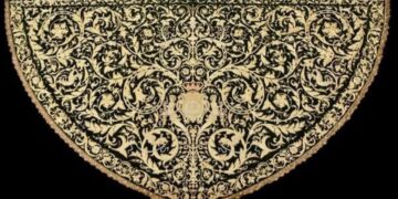 La Esperanza de Triana estrena un manto que podrá lucir en las próximas  Misiones por algunos barrios de Sevilla