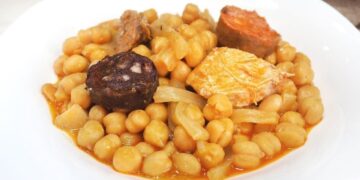 La Hermandad de Amor y Sacrificio organiza la V Berza Solidaria en las Bodegas Pajarete de Jerez