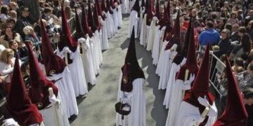 La cofradías del Martes Santo de Sevilla acuerdan una nueva configuración para la jornada