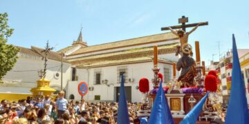 La Hiniesta elige a los autores del cartel y la papeleta de sitio del Vía Crucis de las Hermandades de Sevilla de 2026