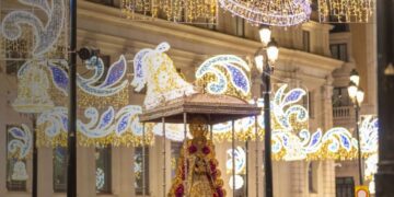 Procesión de la Virgen del Rocío de la Hermandad del Salvador de  Sevilla