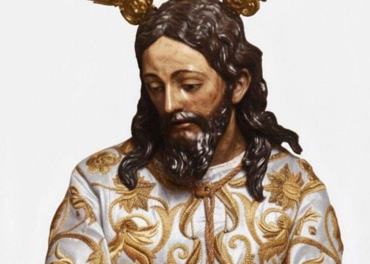 La Hermandad de la Amargura de Sevilla avanza en la recuperación de una túnica histórica del Señor del silencio