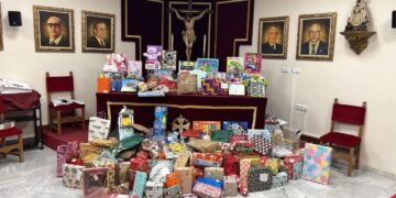 La Unión de Hermandades de Jerez recoge juguetes para su Campaña de Navidad