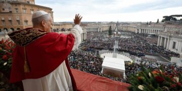 Bendición Urbi et Orbi del Papa León XIV en Roma:  el nacimiento de Jesucristo es el nacimiento de la paz