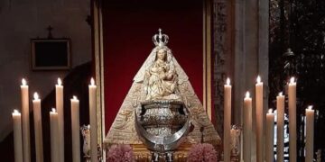 La Corte de Consolación, copatrona de Jerez pretende restaura el manto de la Santísima Virgen